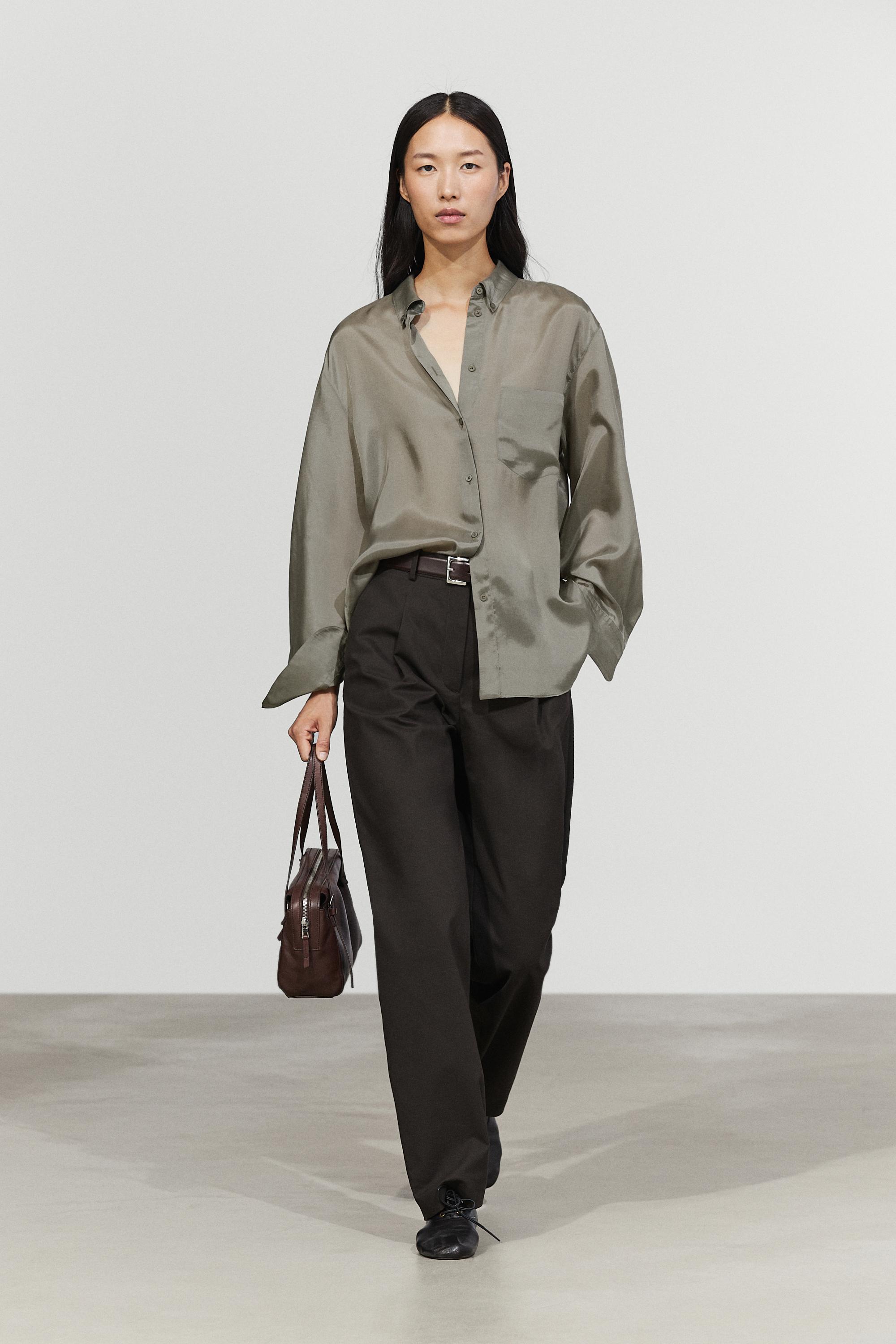 Flowing shirt with pocket detail